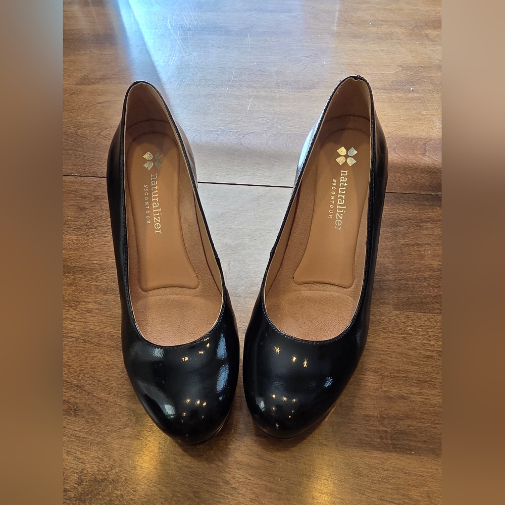 Naturalizer N5 Contour Black Patent Heels Size 5